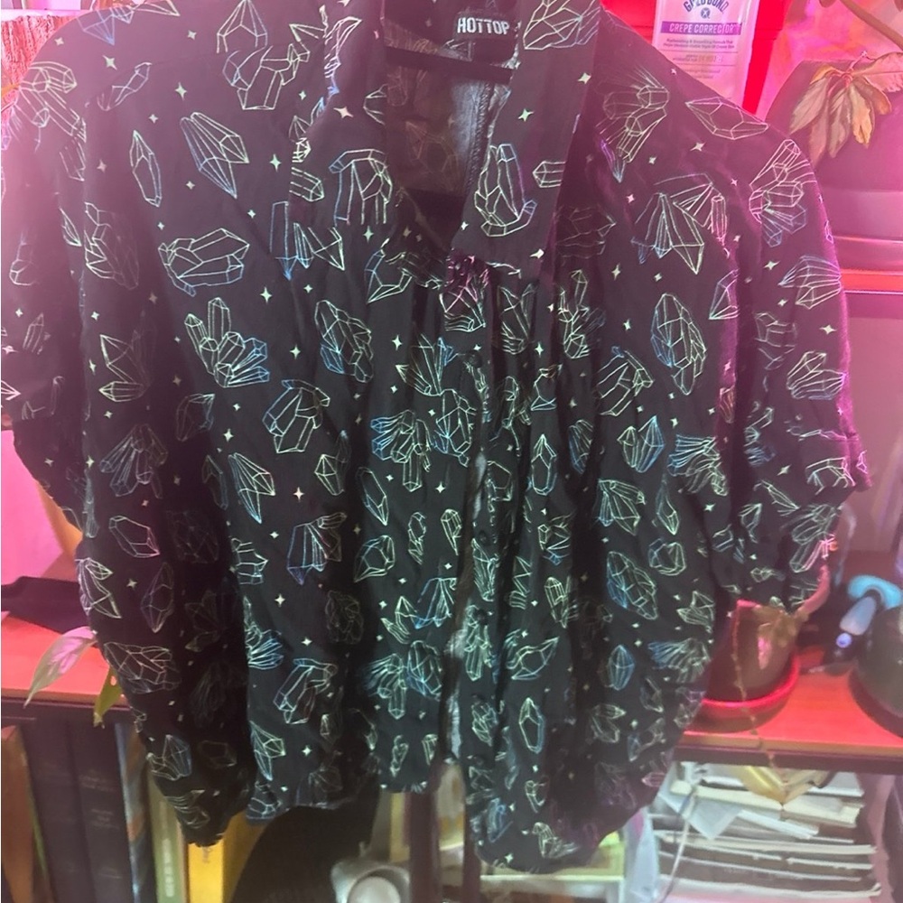 Hot Topic Black Crystal Print Button Down Shirt